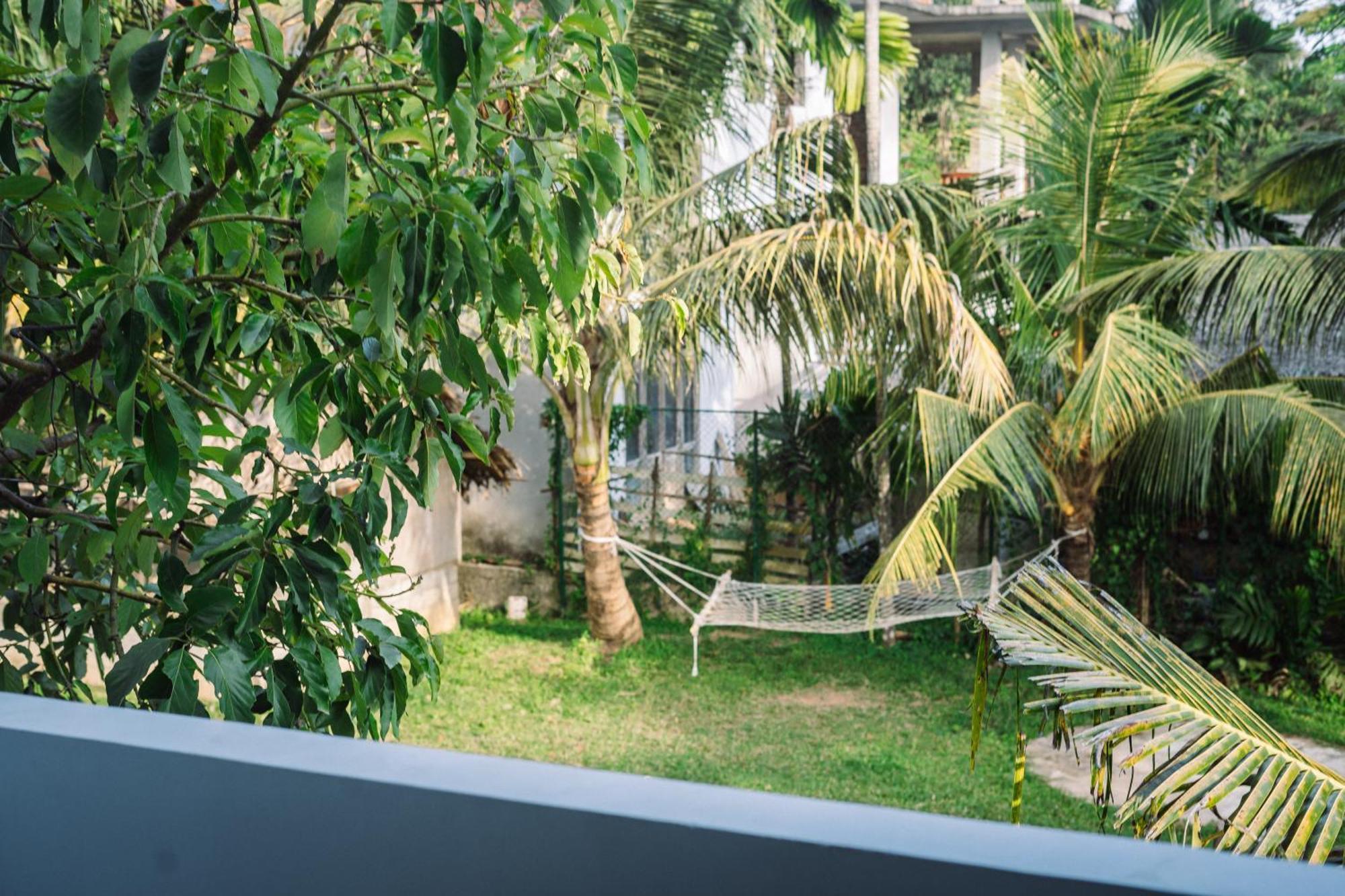 Chill Vibes Hiriketiya Hostel Dickwella Exterior photo