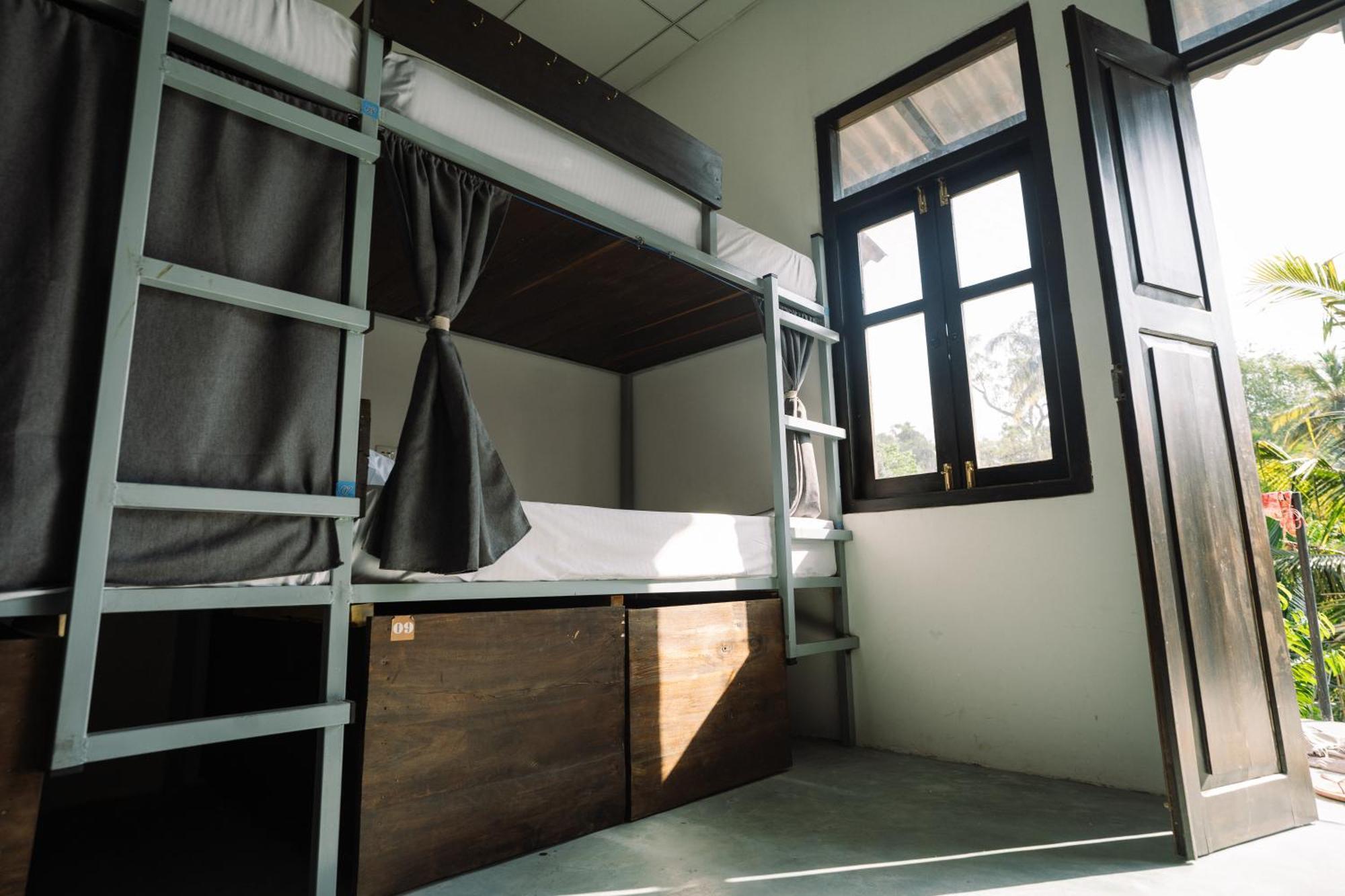Chill Vibes Hiriketiya Hostel Dickwella Exterior photo