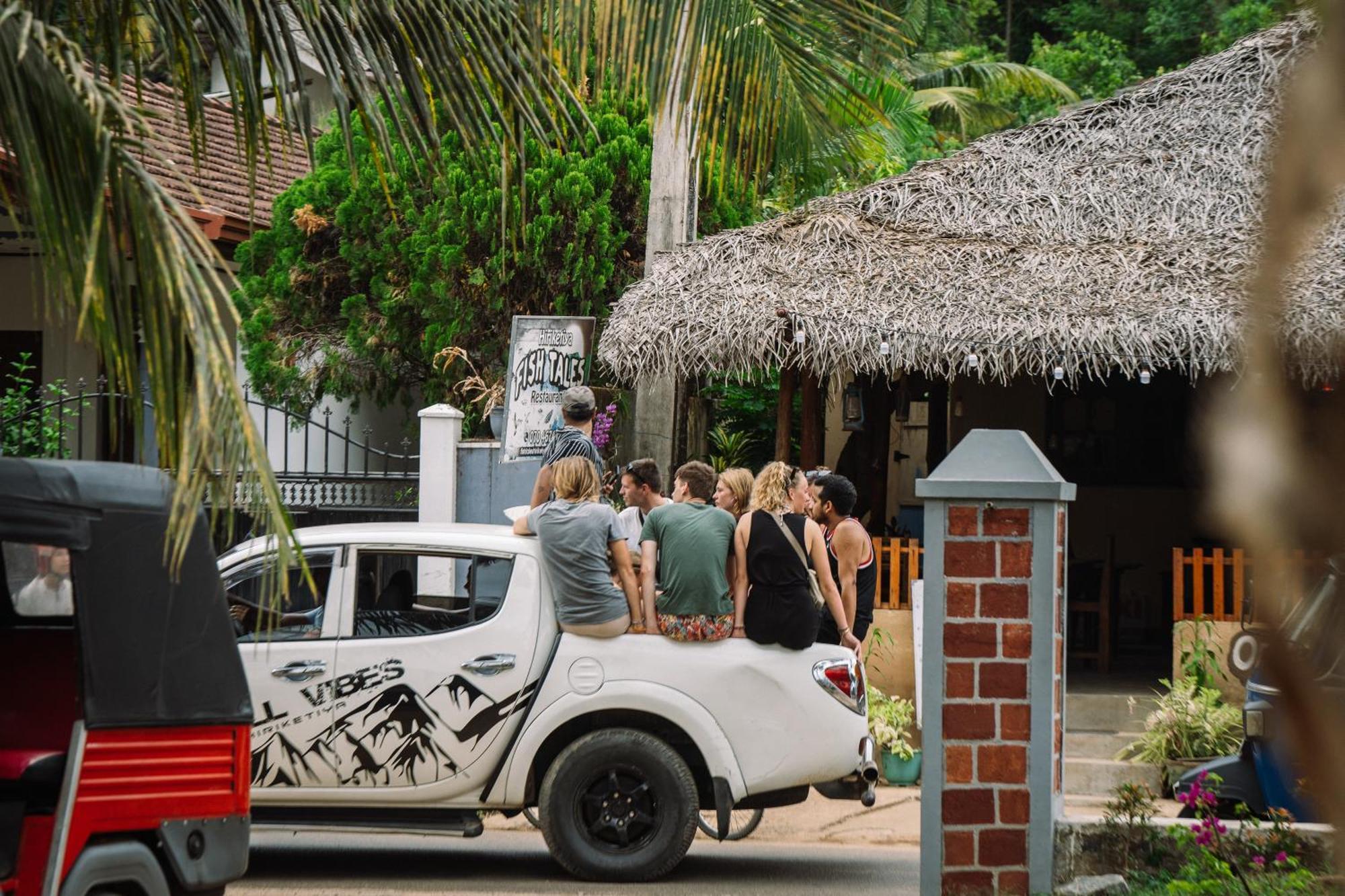 Chill Vibes Hiriketiya Hostel Dickwella Exterior photo