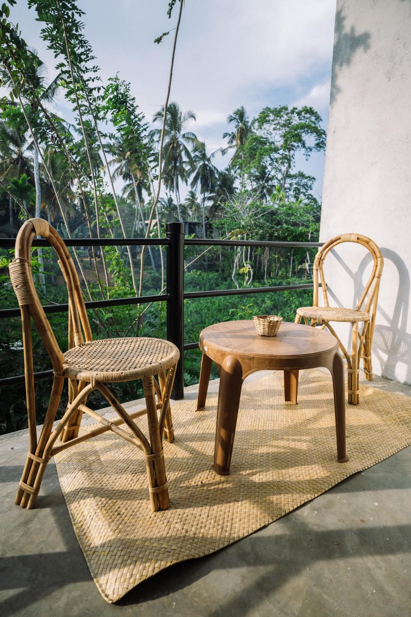 Chill Vibes Hiriketiya Hostel Dickwella Exterior photo
